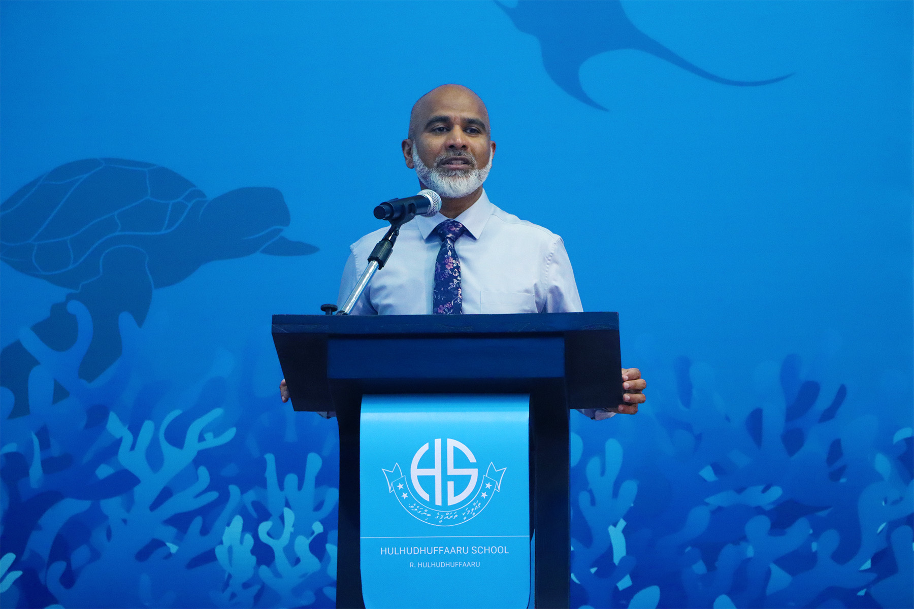 ރ. ހުޅުދުއްފާރު ސްކޫލުގެ އަހަރީ އިނާމު ދިނުމުގެ ޖަލްސާގައި މިނިސްޓަރ ބައިވެރިވެ ވަޑައިގެންފި