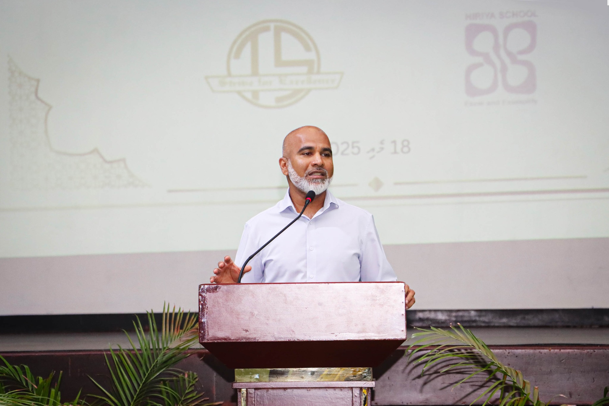 މުދައްރިސުންނަށްވުރެ ޝަރަފުވެރި އިއްޒަތްތެރި ބަޔަކު ތަޢުލީމީ ނިޒާމުގެ ތެރޭގައި ނުތިބޭނެ - މިނިސްޓަރ